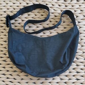 BAGGU Medium Crescent Crossbody-Black